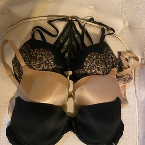 Victoria's Secret set of 3 bras ‘Very Sexy’